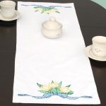 *** Tulips & Ribbon Table Runner