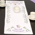 *** Colonial Lady Table Runner