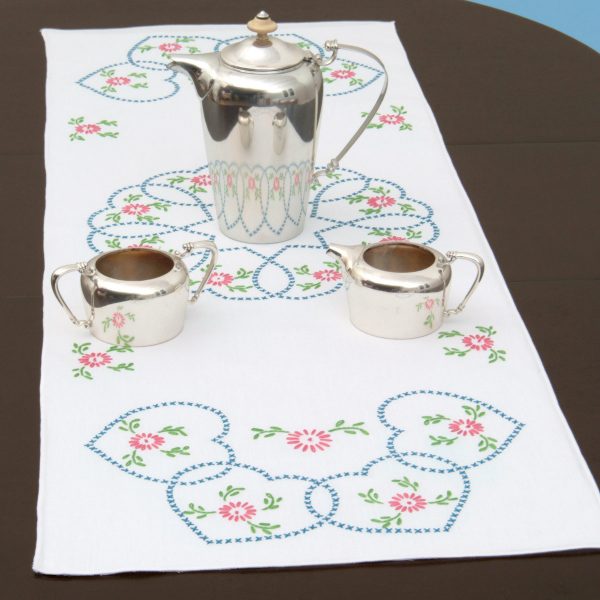product id 56033 Starburst of Hearts Table Runner