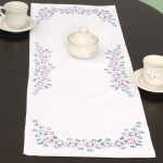 *** Lavender Flowers Table Runner